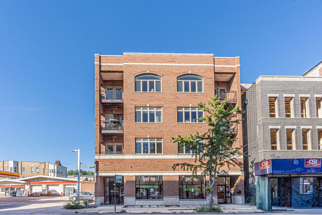 1154 W Diversey Parkway 2W, Chicago, IL 60614