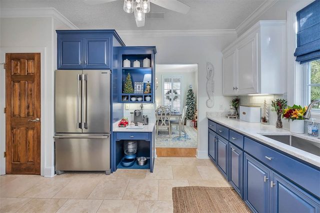 242 McIntosh Ave, St Simons Island, GA 31522