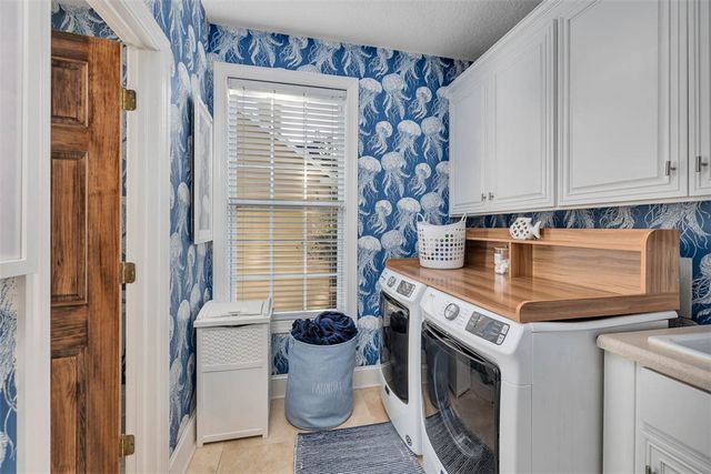 242 McIntosh Ave, St Simons Island, GA 31522