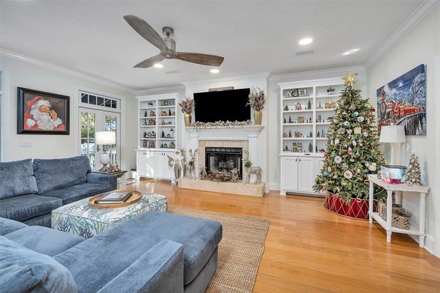 242 McIntosh Ave, St Simons Island, GA 31522