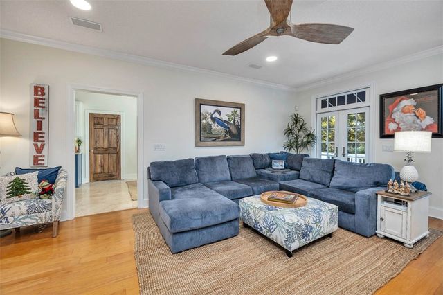 242 McIntosh Ave, St Simons Island, GA 31522