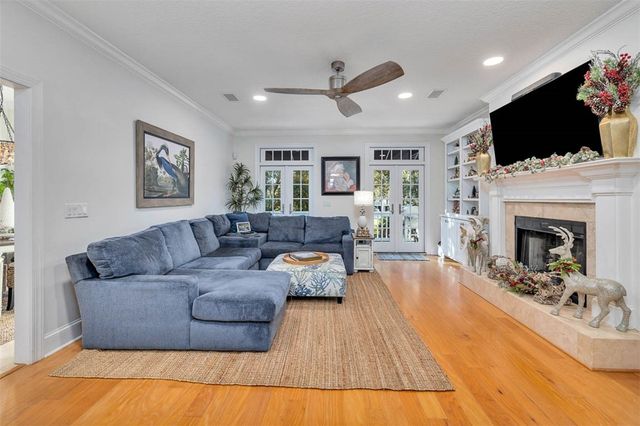 242 McIntosh Ave, St Simons Island, GA 31522