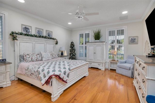 242 McIntosh Ave, St Simons Island, GA 31522