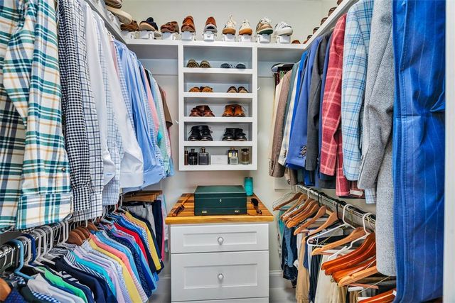 242 McIntosh Ave, St Simons Island, GA 31522