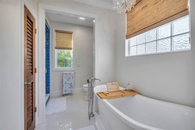 242 McIntosh Ave, St Simons Island, GA 31522