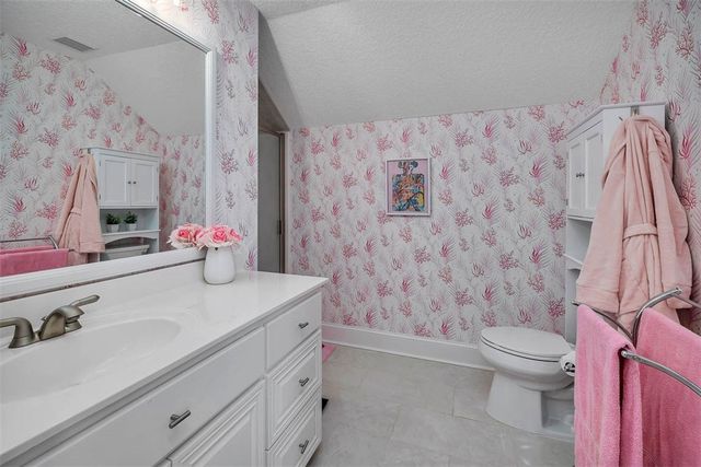 242 McIntosh Ave, St Simons Island, GA 31522