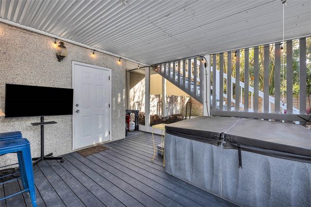 242 McIntosh Ave, St Simons Island, GA 31522