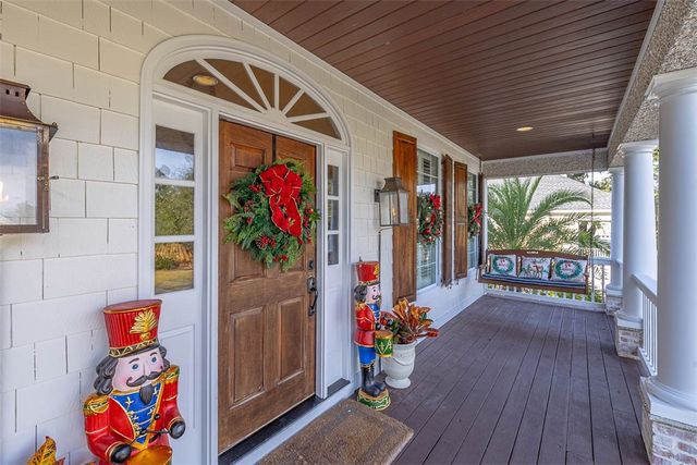 242 McIntosh Ave, St Simons Island, GA 31522