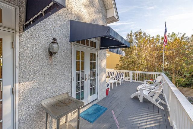 242 McIntosh Ave, St Simons Island, GA 31522