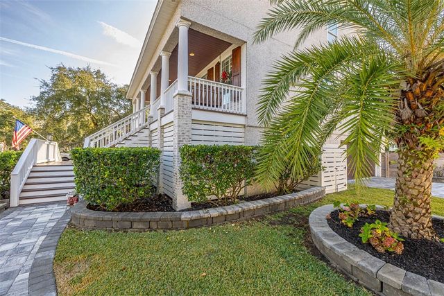 242 McIntosh Ave, St Simons Island, GA 31522