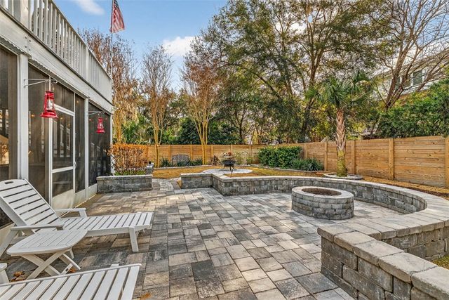 242 McIntosh Ave, St Simons Island, GA 31522