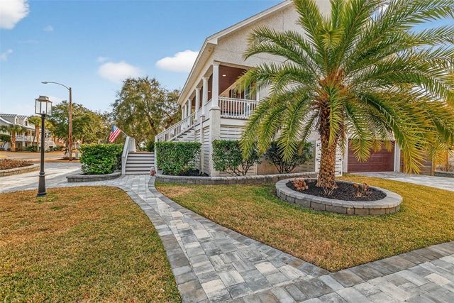 242 McIntosh Ave, St Simons Island, GA 31522