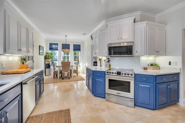 242 McIntosh Ave, St Simons Island, GA 31522