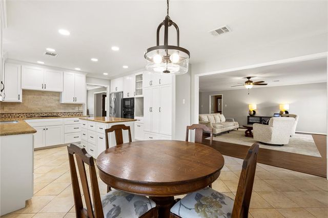 47 Sterling Street, Sugar Land, TX 77479