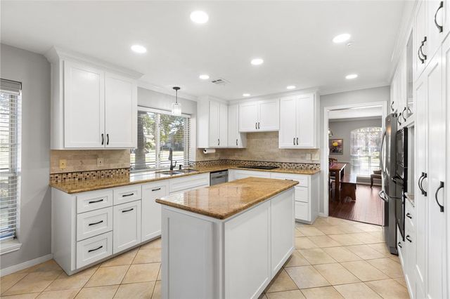 47 Sterling Street, Sugar Land, TX 77479