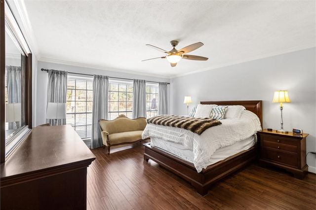 47 Sterling Street, Sugar Land, TX 77479