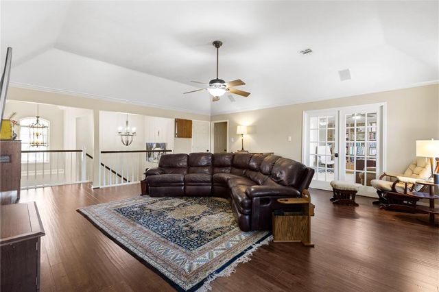 47 Sterling Street, Sugar Land, TX 77479