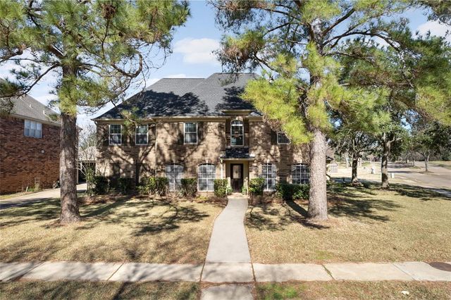 47 Sterling Street, Sugar Land, TX 77479