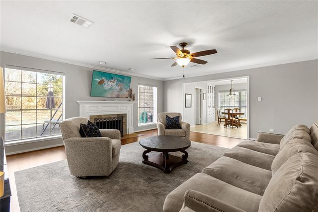 47 Sterling Street, Sugar Land, TX 77479