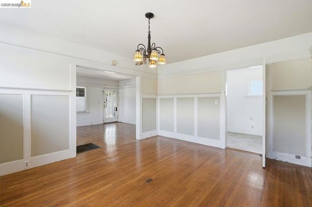 1045 Stanford Ave 2, Oakland, CA 94608