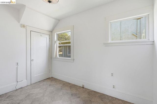 1045 Stanford Ave 2, Oakland, CA 94608