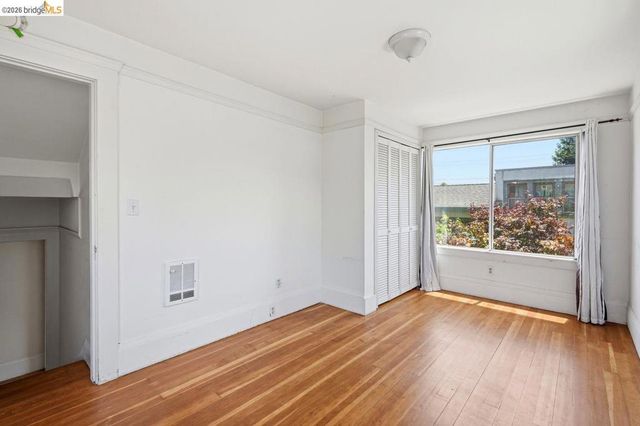 1045 Stanford Ave 2, Oakland, CA 94608
