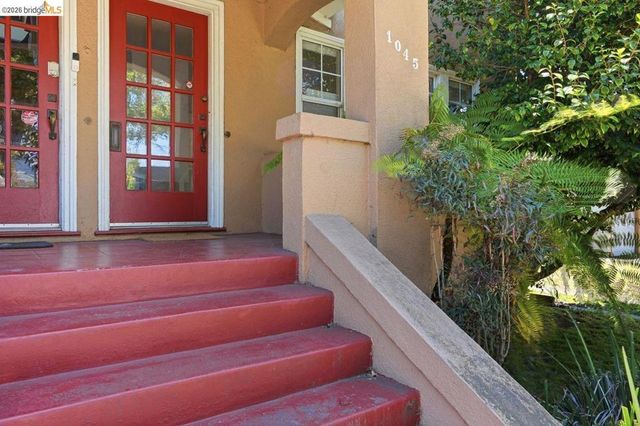 1045 Stanford Ave 2, Oakland, CA 94608
