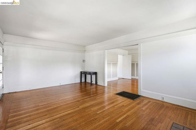 1045 Stanford Ave 2, Oakland, CA 94608