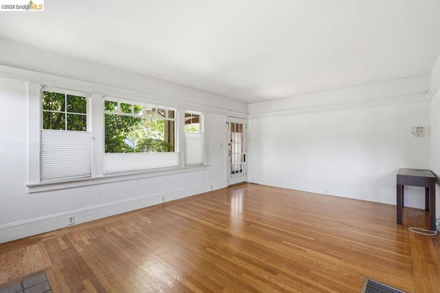 1045 Stanford Ave 2, Oakland, CA 94608