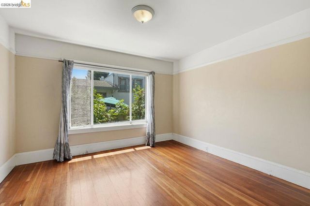 1045 Stanford Ave 2, Oakland, CA 94608