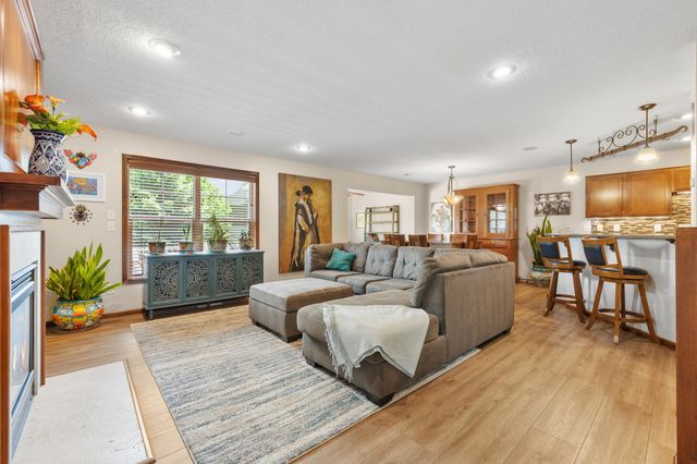 15221 Stonewood Terrace, Burnsville, MN 55306