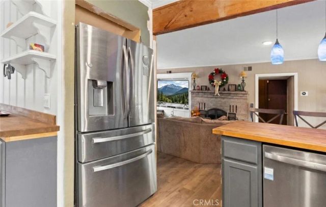 800 Mountain View, Wrightwood, CA 92397