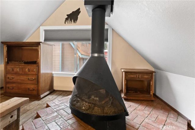 800 Mountain View, Wrightwood, CA 92397