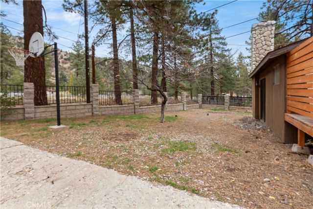 800 Mountain View, Wrightwood, CA 92397