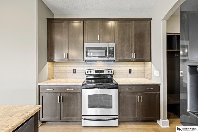 8008 N 167th Avenue, Bennington, NE 68007