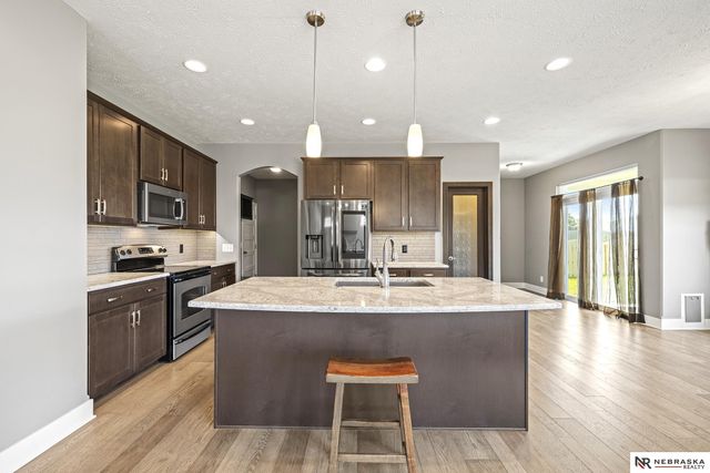 8008 N 167th Avenue, Bennington, NE 68007