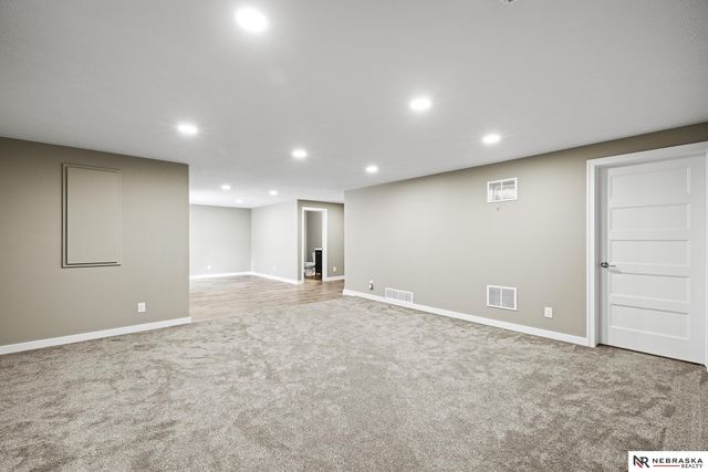 8008 N 167th Avenue, Bennington, NE 68007