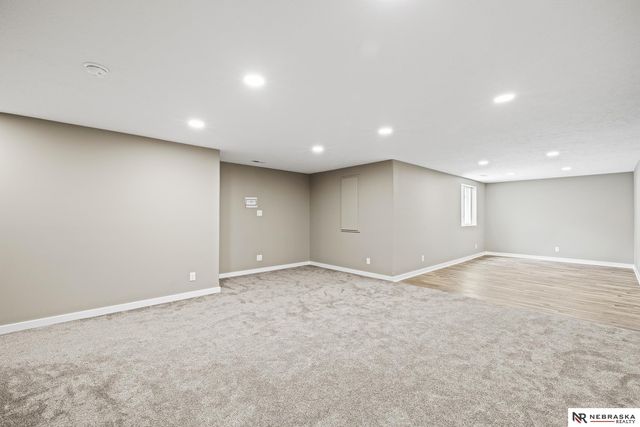 8008 N 167th Avenue, Bennington, NE 68007