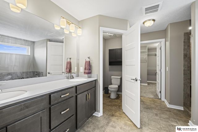 8008 N 167th Avenue, Bennington, NE 68007