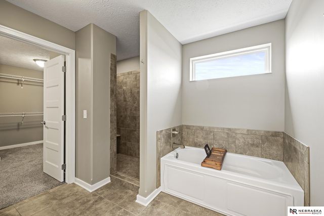 8008 N 167th Avenue, Bennington, NE 68007