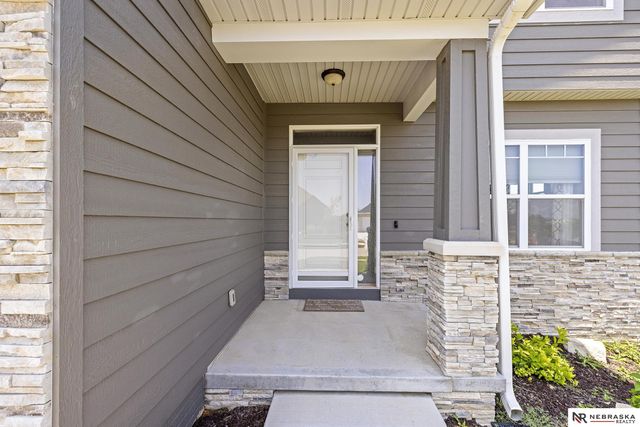 8008 N 167th Avenue, Bennington, NE 68007