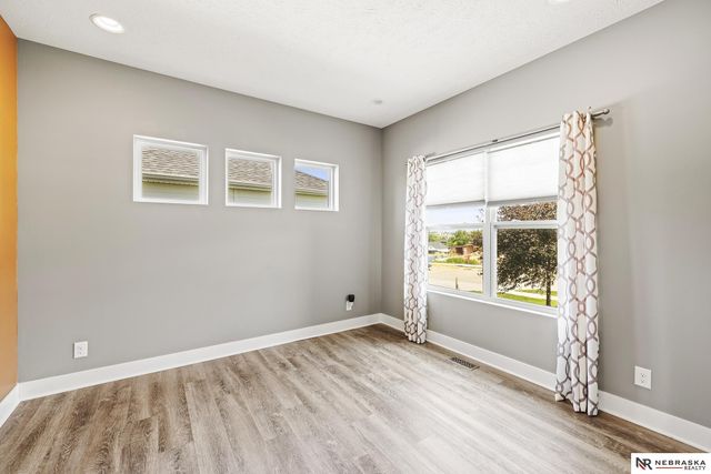 8008 N 167th Avenue, Bennington, NE 68007