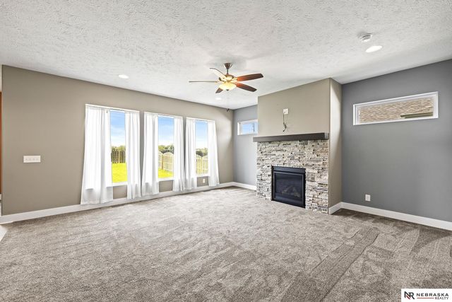 8008 N 167th Avenue, Bennington, NE 68007