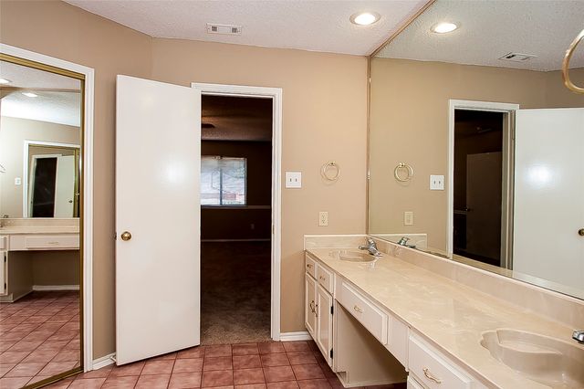 1004 Ledgemont Drive, Plano, TX 75025