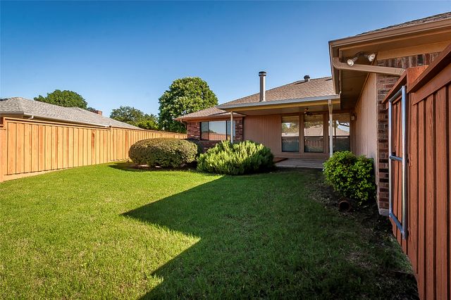 1004 Ledgemont Drive, Plano, TX 75025