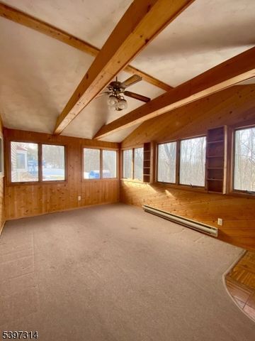 15 Hemlock Dr, Vernon Twp., NJ 07461