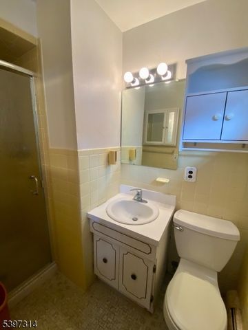 15 Hemlock Dr, Vernon Twp., NJ 07461