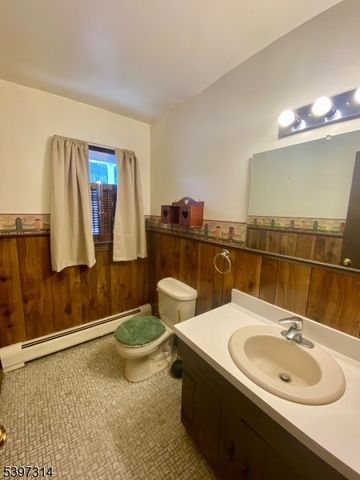 15 Hemlock Dr, Vernon Twp., NJ 07461