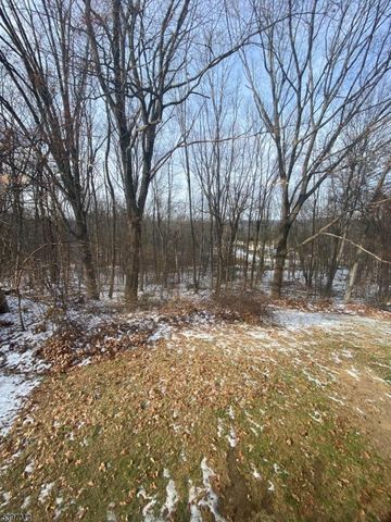 15 Hemlock Dr, Vernon Twp., NJ 07461