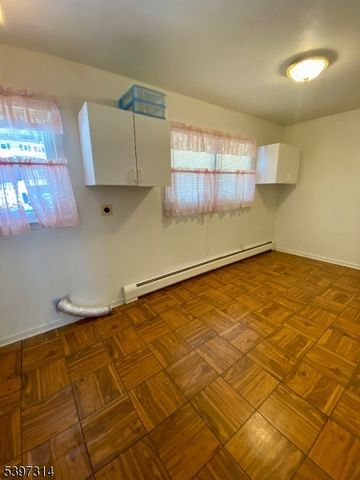 15 Hemlock Dr, Vernon Twp., NJ 07461